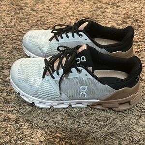 ON Cloud flyer shoes